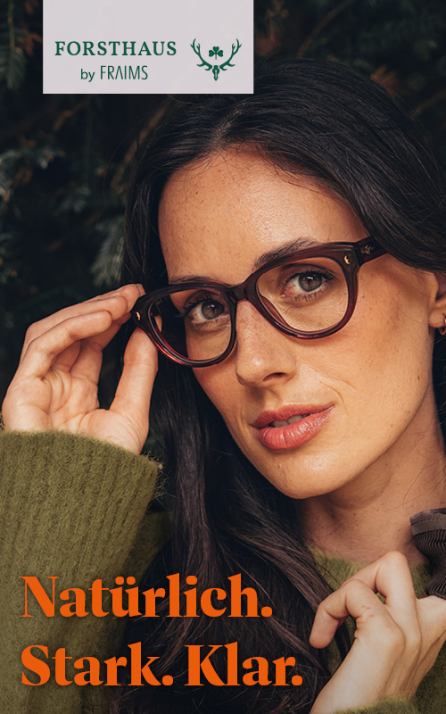 Nat&uuml;rlich. Stark. Klar. Frau mit Brille aus der Forsthaus Kollektion von FRAIMS